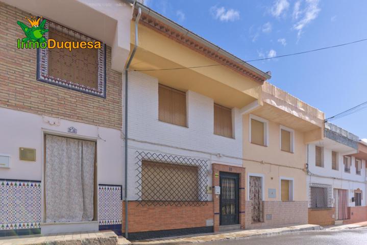 Casa y nave en Alomartes photo 0