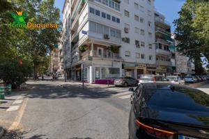 En venta Local comercial en la Avenida de Cervantes photo 0