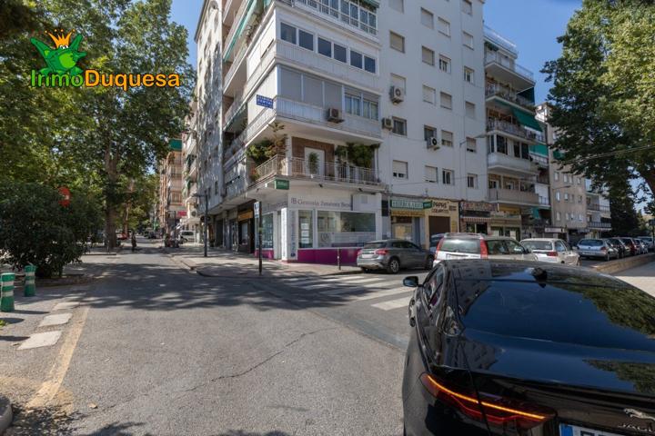 En venta Local comercial en la Avenida de Cervantes photo 0