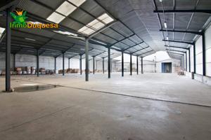 Nave industrial de 4.000 m² photo 0
