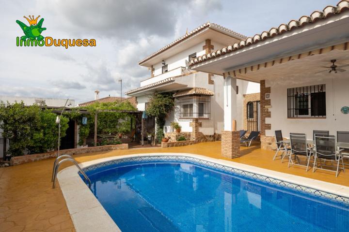 PRECIOSO CHALET EN URB. EL VENTORILLO EN CULLAR VEGA photo 0