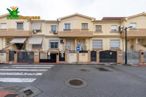 Chalet en Armilla photo 0