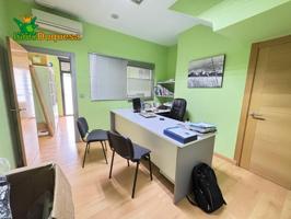 ¿CAMBIO DE USO a VIVIENDA? Local comercial con posibilidad. photo 0