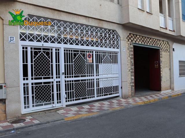 local comercial en albolote cerca de la parada de metro photo 0