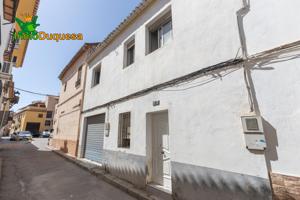 VIVIENDA DANDO A DOS CALLES EN EL CENTRO DE ALHENDIN!! photo 0