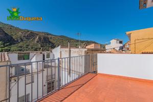 ESPECTACULAR CASA TOTALMENTE REFORMADA photo 0