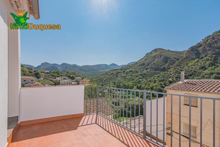 ESPECTACULAR CASA TOTALMENTE REFORMADA photo 0