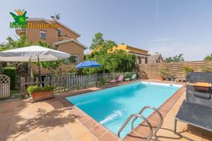 Precioso chalet independiente con piscina en cumbres verdes photo 0