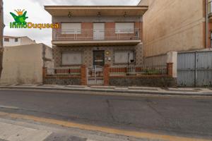 SE VENDE CASA CON UNA PARCELA DE 518 m2 (EN EL CENTRO DE LOS OGÍJARES). photo 0