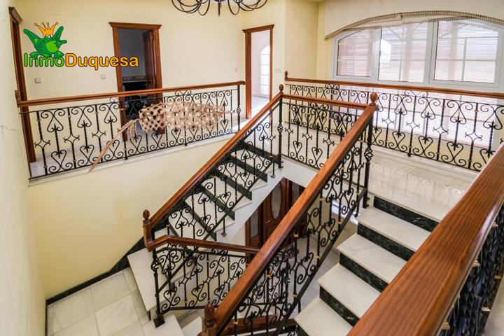 Chalet con parcela de 372 m² photo 0