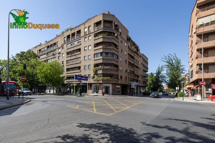 Piso junto a CALETA con 4 dorm. y balcón. photo 0