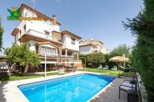 Precioso chalet independiente en 'Urb. El Carmelo' photo 0