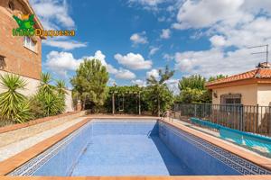 Impresionante Chalet en Otura con Piscina y Vistas. photo 0