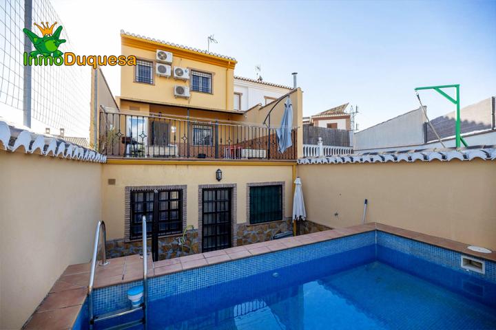 Adosado con piscina, en la mejor zona de Pulianas. photo 0