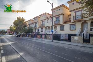 Casa adosada en la salida de Cullar Vega. con 4 dormitorios. photo 0