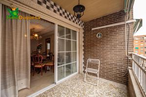 Piso en Méndez Núñez con PLAZA DE GARAJE y TRASTERO. photo 0