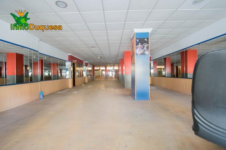 GRAN Local comercial próximo a la plaza de toros. photo 0