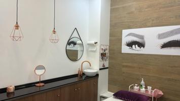 ¡Tu espacio ideal para belleza y bienestar en el corazón de Mislata! photo 0