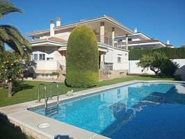 CHALET EN PETRER, EN SALINETAS, CON PISCINA, JARDIN, PARCELA DE 900 M2 Y CASA 400 M2 photo 0