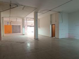 ALQUILER DE LOCAL COMERCIAL DE 181 M2 PETRER ZONA POLIDEPORTIVO photo 0