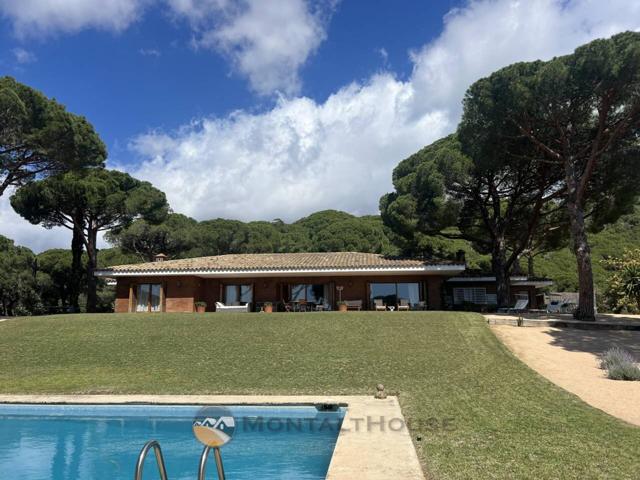 Llavaneras. Espectacular casa unifamiliar con vistas al mar y montaña photo 0