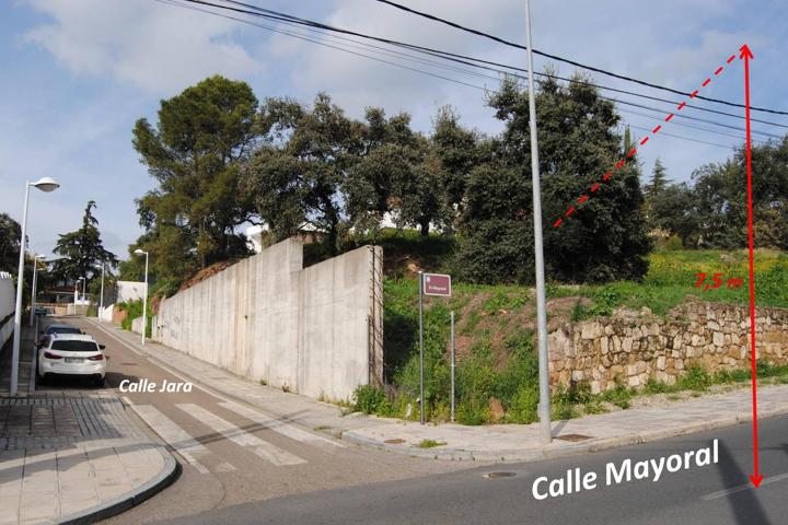 Parcela de casi 1.000 m2, en esquina, en plena calle Mayoral con vistas espectaculares photo 0