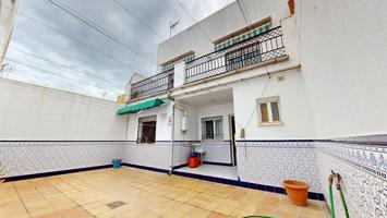 CASA ADOSADA, SITUADA EN LOS OLIVOS BORRACHOS. DE 5 DORMITORIOS, 2 BAÑOS, ASEO y AMPLIAS  TERRAZAS. photo 0