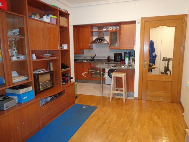 APARTAMENTO - PLAZA MAYOR CON ASCENSOR, GARAJE Y TRASTERO photo 0