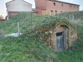 VENTA DE SOLAR CON BODEGA EN PARCELA URBANA DE SARIEGOS photo 0