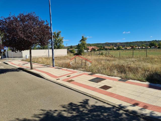 VENTA DE PARCELA URBANA EN ZONA DE VILLAQUILAMBRE photo 0