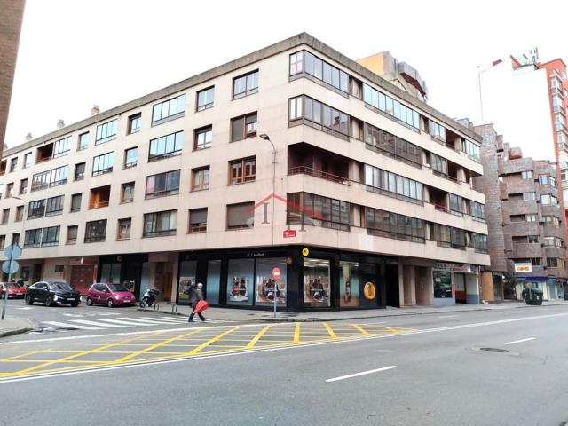 PISO EXTERIOR DE 172 M2 ÚTILES CON DOS PLAZAS DE GARAJE photo 0
