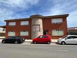 INMUEBLE EN CARBAJAL DE LA LEGUA 380M2+1.271 PARCELA photo 0