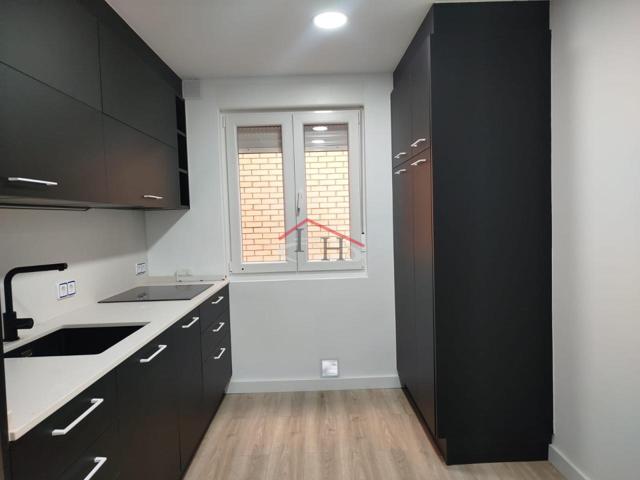Piso En venta en Rafael María De Labra, León photo 0