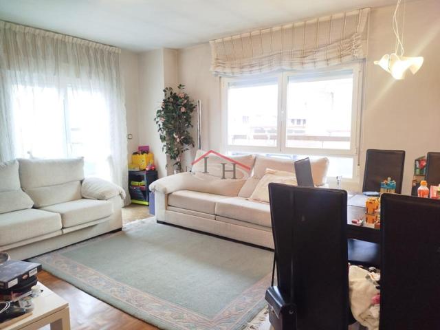 ÁTICO CON AMPLIA TERRAZA Y GARAJE photo 0