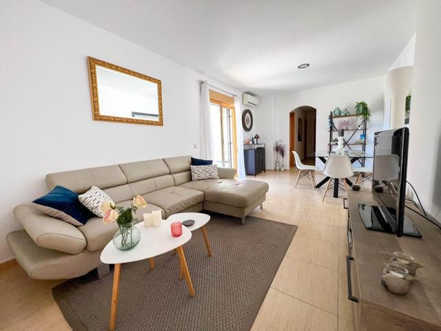 APARTAMENTO CON AMPLIA TERRAZA Y BONITO PATIO INTERIOR photo 0