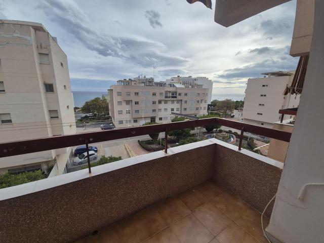 * PISO DE ESQUINA EN PLENO CENTRO, VISTAS AL MAR Y 400M DE LA PLAYA * photo 0