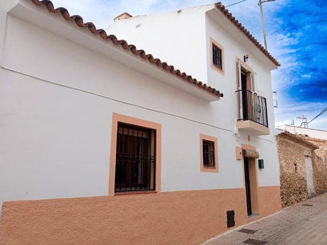 Casa de cuatro habitaciones con orientación sur y vistas en el casco antiguo de Altea photo 0
