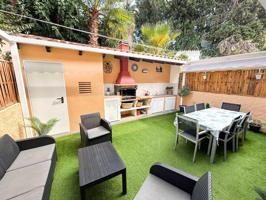 Apartamento reformado en planta baja de 2 dormitorios, un baño y un aseo, patio exterior y piscina comunitaria photo 0