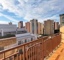 Céntrico atíco dúplex de 3 habitaciones y 2 baños en Benidorm photo 0