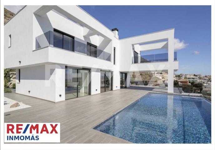 Unifamiliar En venta en Calle Gran Canaria 28. Finestrat, Finestrat photo 0