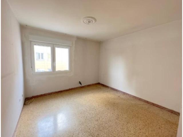 Vivienda zona Malilla Iturbi 4 hab 2 baños a reformar photo 0