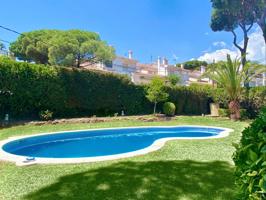 Villa En venta en Castell-Platja d'Aro photo 0