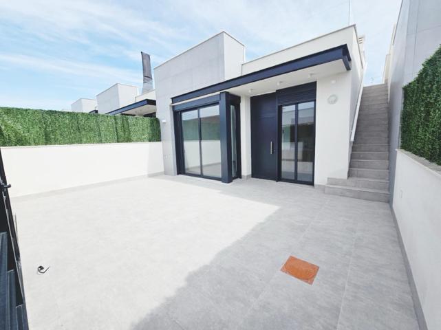 Modernas villas independientes en planta baja con solárium y piscina privada photo 0