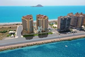 Apartamento en venta en La Manga photo 0