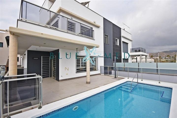 PRECIOSO CHALET CON VISTAS EN MAR DE PLATA photo 0