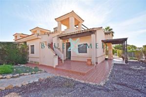 VILLA EN ESQUINA CON JARDÍN Y PISCINA COMUNITARIA EN HACIENDA DEL ÁLAMO GOLF RESORT photo 0