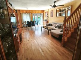 MAGNIFICO CHALET DE 150 m2 EN VICALVARO JUNTO A UNIV photo 0