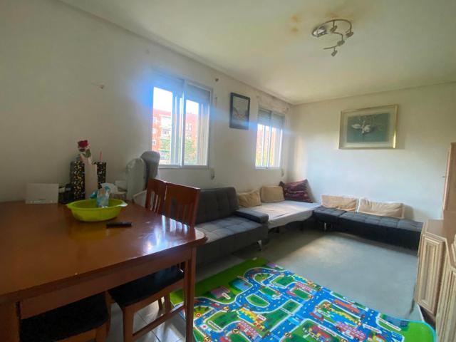 Alquilado hasta Noviembre. Luminoso y céntrico piso de 45 m² en la zona de Portazgo photo 0