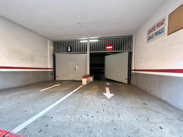 Plaza de Parking Grande en Finca Señorial photo 0
