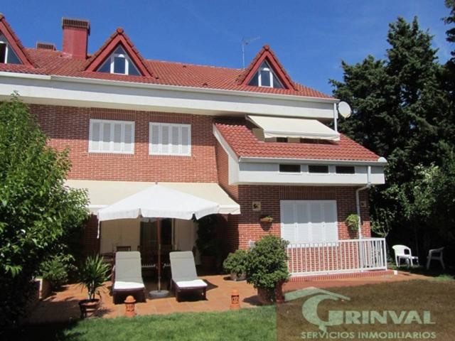 Venta de chalet en Las Rozas de Madrid photo 0